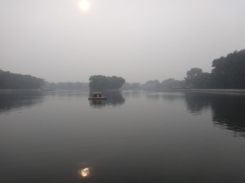 beijing lake smog